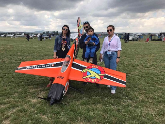 İlk kez düzenlenen festivalde pilotlar nefes kesti