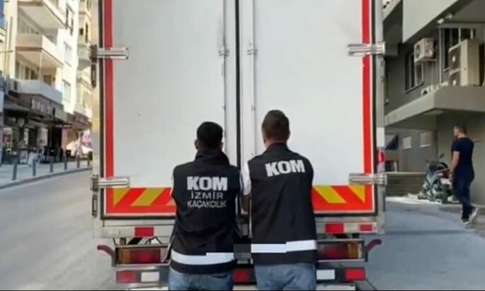 İzmir'de 3 milyon 87 bin kaçak sigara ele geçirildi