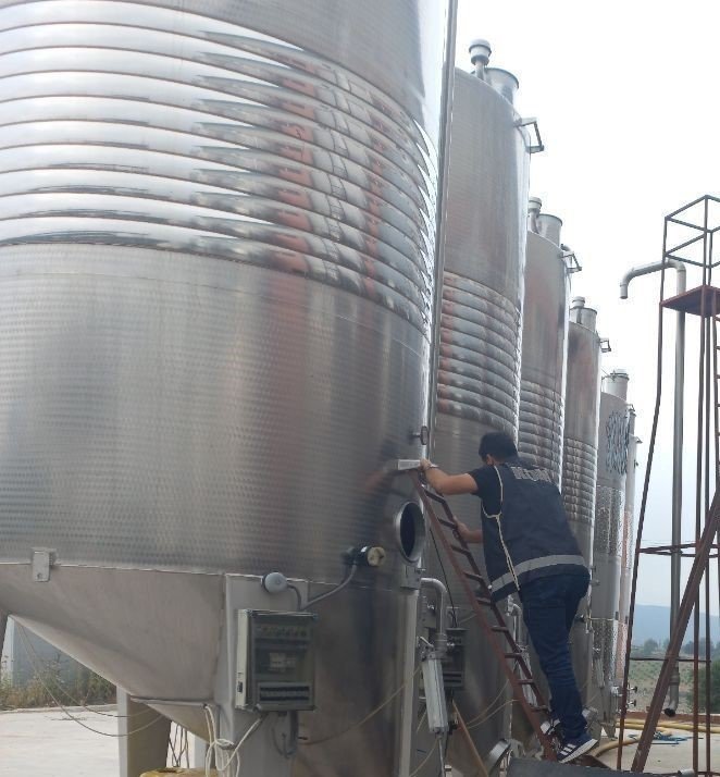 Kapatılan şarap fabrikasından gizli satış