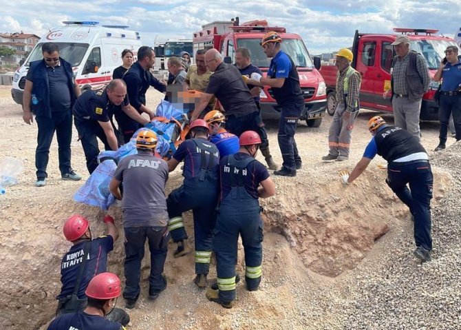 Konya'da toprak altında kalan işçi hayatını kaybetti