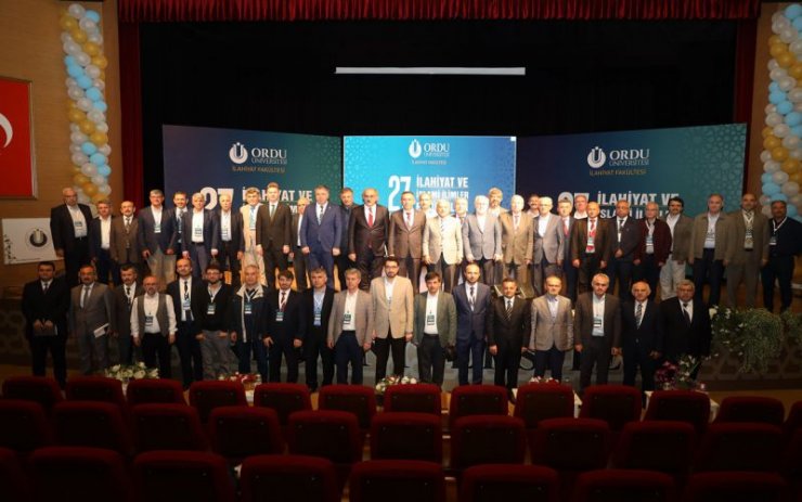 Öğretim görevlilerinin midibüsü devrildi: Dekan öldü, 19 yaralı