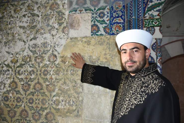 Selimiye Camisi, çalınan çinileri bekliyor