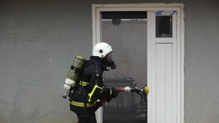 Su kaydırağı fabrikasında yangın 