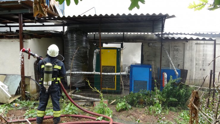 Su kaydırağı fabrikasında yangın 