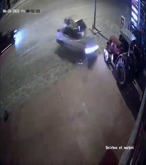 Alkollü sürücü ortalığı savaş alanına çevirdi