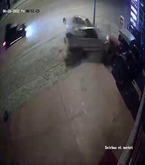 Alkollü sürücü ortalığı savaş alanına çevirdi