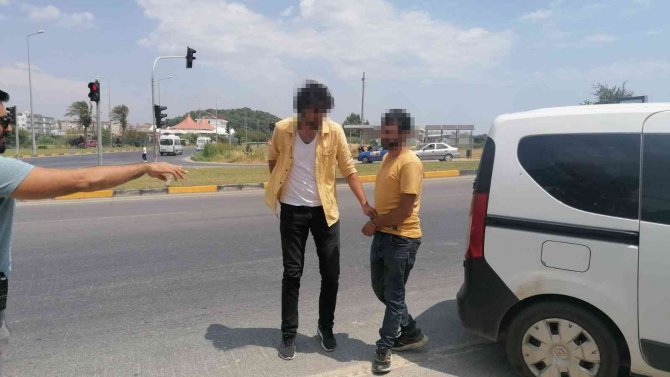 Antalya’da hırsızlık yapıp Manavgat’ta yakayı ele verdiler