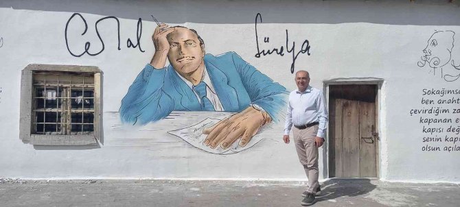 Cemal Süreya memleketinde heykeli ve şiirleriyle yaşatılıyor