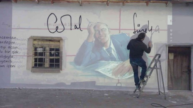 Cemal Süreya memleketinde heykeli ve şiirleriyle yaşatılıyor