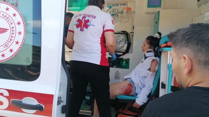 Denizden dönen iki kızkardeş motosikletin devrilmesi sonucu hastanelik oldu