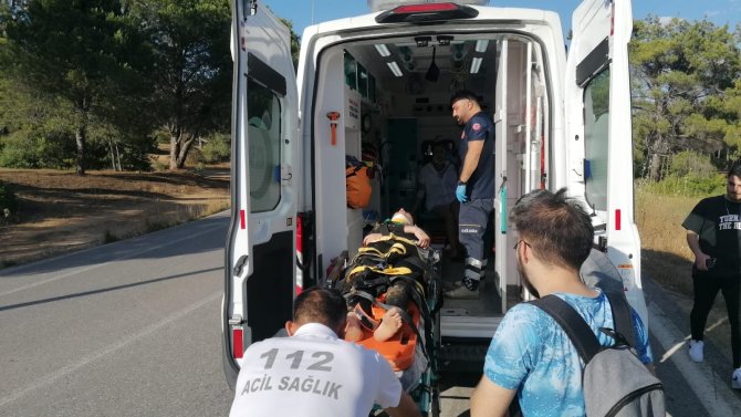 Denizden dönen iki kızkardeş motosikletin devrilmesi sonucu hastanelik oldu