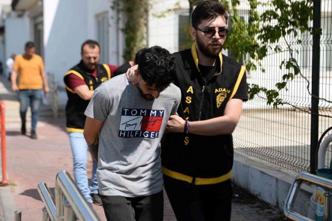 Hükümlünün evinden otomatik tabanca çıktı