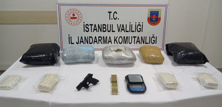 Jandarmanın operasyonunda 66 kilogram uyuşturucu yakalandı
