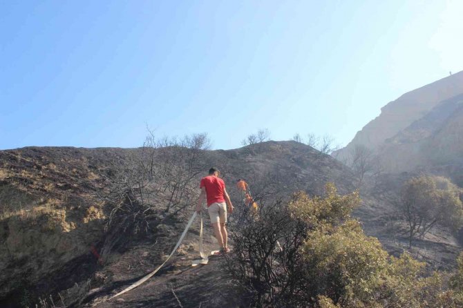 Korkutan yangın: Yangına havadan ve karadan müdahale edildi