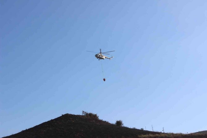 Korkutan yangın: Yangına havadan ve karadan müdahale edildi