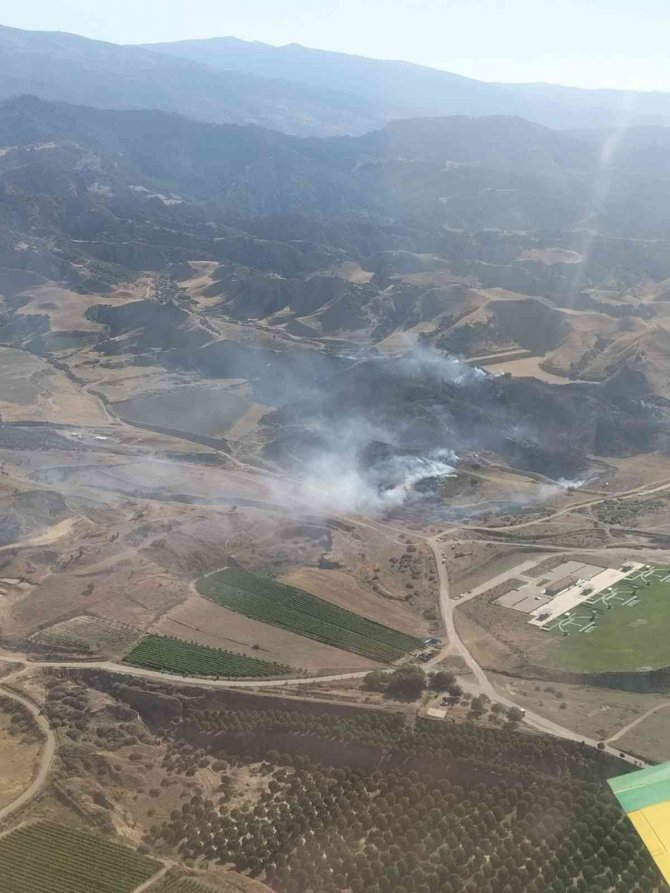 Korkutan yangın: Yangına havadan ve karadan müdahale edildi