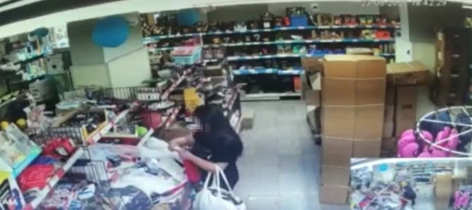 Marketten hırsızlık yaptı, kaçmak için camı yumrukladı