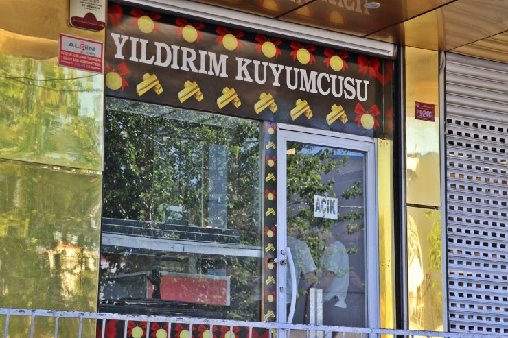Müşterilerini 22 milyon 750 bin lira dolandıran kuyumcuların kasası açıldı