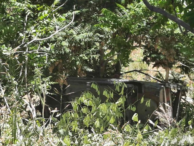 Otomobil şarampole devrildi: 1 yaralı