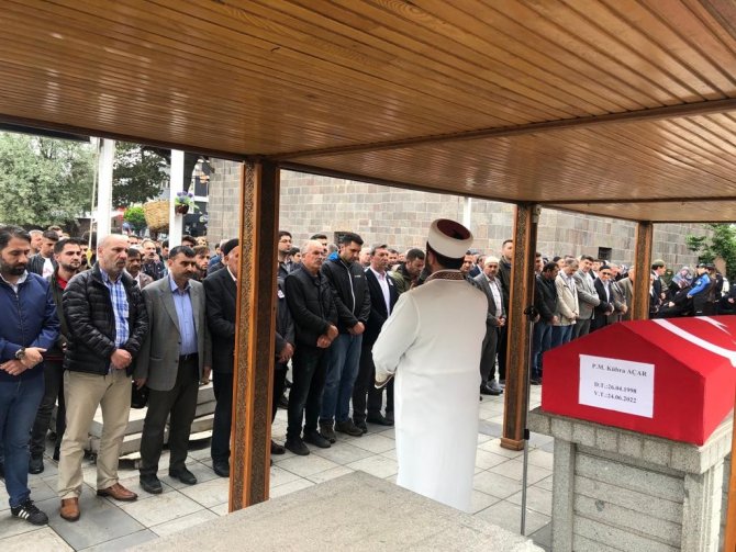 Silahla öldürülen polis Kübra Açar son yolculuğuna uğurlandı