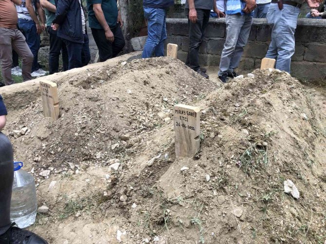 Yeni evli çift balayından memleketine tabutla döndü