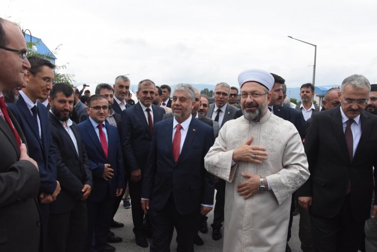 Ali Erbaş: Çocukları söz ve hareketlerinizle incitmemenizi rica ediyorum