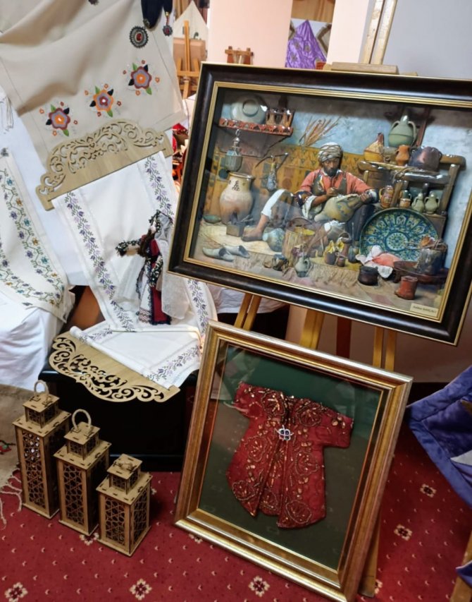 Ev kadınlarının eserleri görücüye çıkıyor