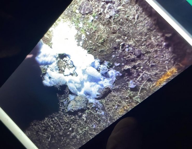 Gökten buz kültesi düştü, çoban 'bomba' korkusu yaşadı