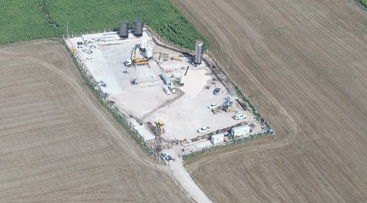 1 milyar dolarlık rezervin bulunduğu kuyulardan petrol çıkarılıyor