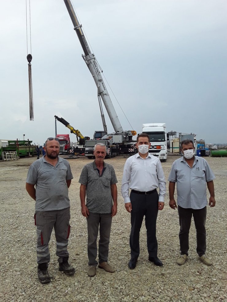 1 milyar dolarlık rezervin bulunduğu kuyulardan petrol çıkarılıyor