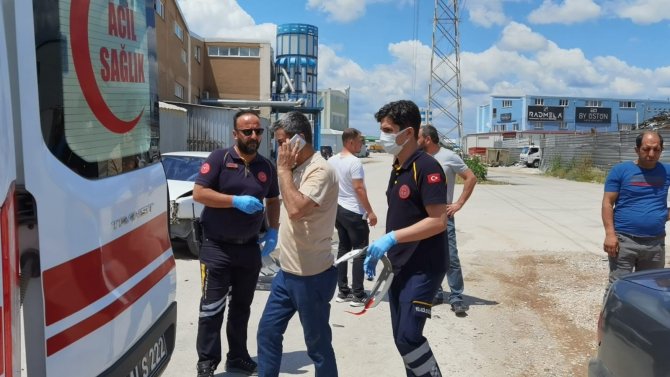 2 otomobilin çarptığı kaza kamerada