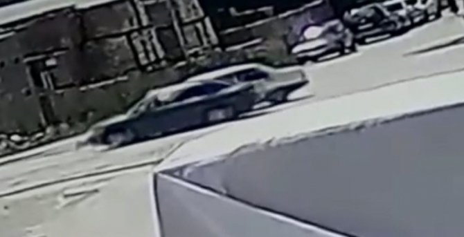 2 otomobilin çarptığı kaza kamerada