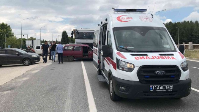 Çarptığı otomobili 5 metre sürükledi