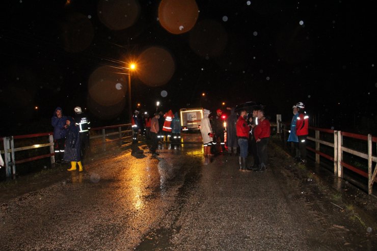 Dereye düştüğü iddia edilen 2 kişi için arama çalışması başlatıldı