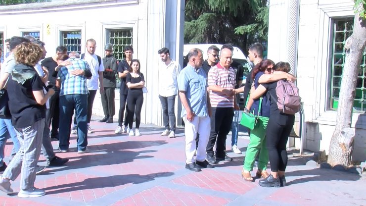 Direksiyonda kalp krizi geçiren taksiciden faciayı önleyen hamle