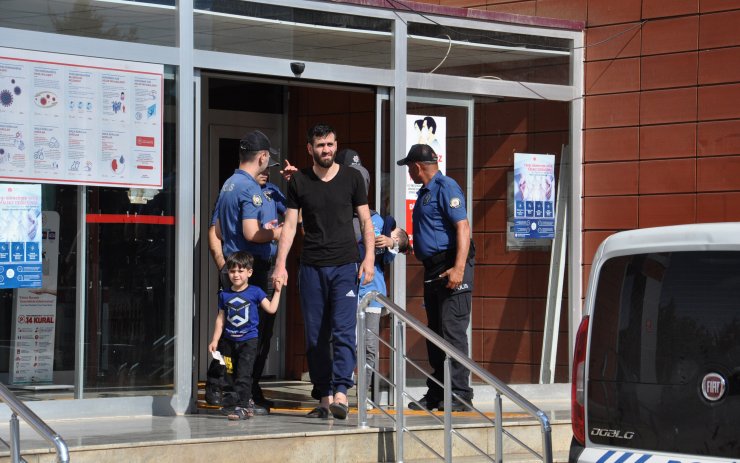 Eşi ve 2 çocuğunu rehin alan baba, sınır dışı edilecek