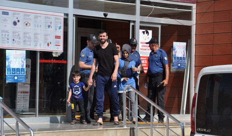Eşi ve 2 çocuğunu rehin alan baba, sınır dışı edilecek