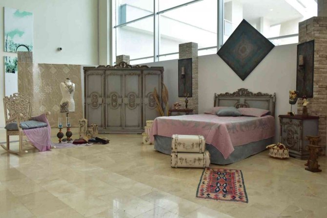 Eski eşyaları sanat eserine dönüştürdüler