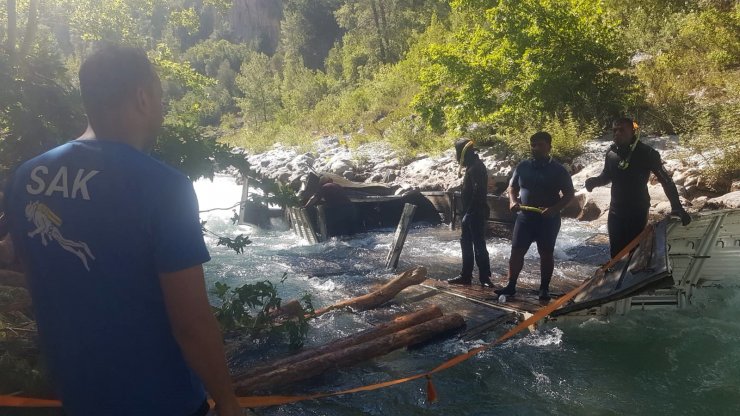 Kamyonun çaya devrildiği kazada kayboldu, 4 gün sonra cansız bedeni bulundu