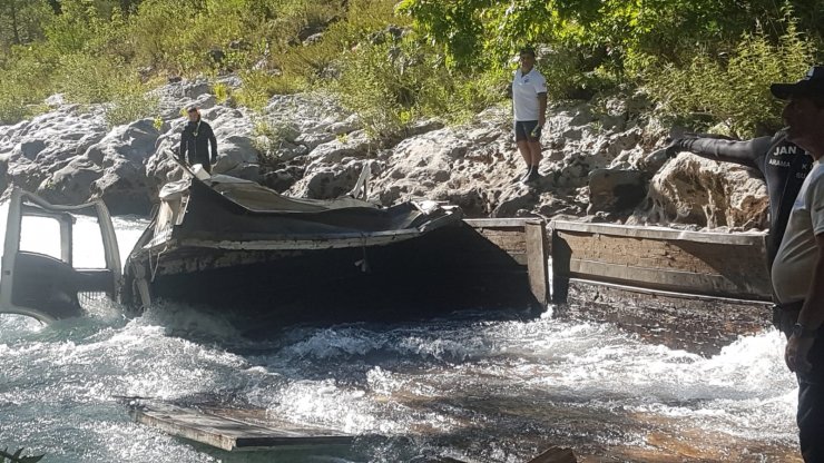 Kamyonun çaya devrildiği kazada kayboldu, 4 gün sonra cansız bedeni bulundu