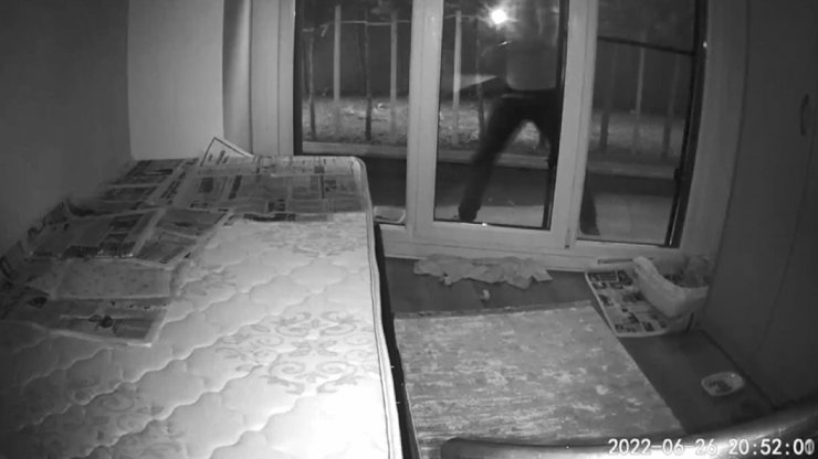 Kimlik kontrolünde kaçmaya çalıştı hırsız çıktı