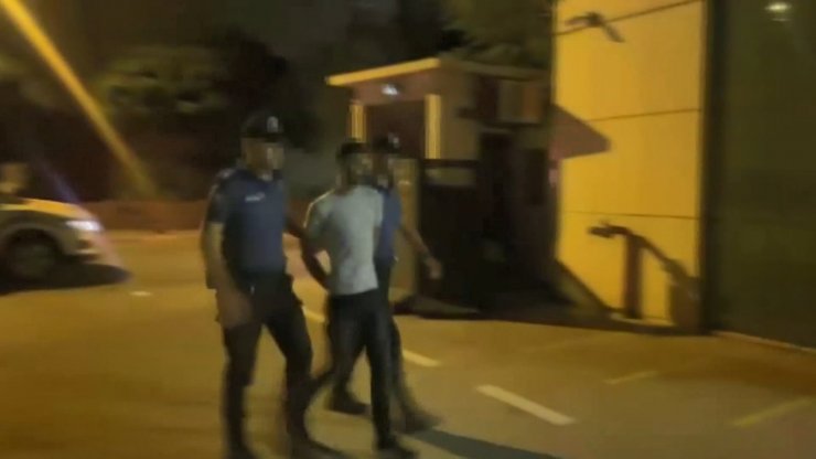 Kimlik kontrolünde kaçmaya çalıştı hırsız çıktı