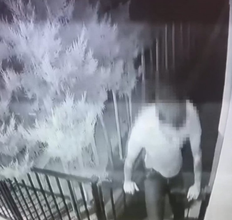 Kimlik kontrolünde kaçmaya çalıştı hırsız çıktı