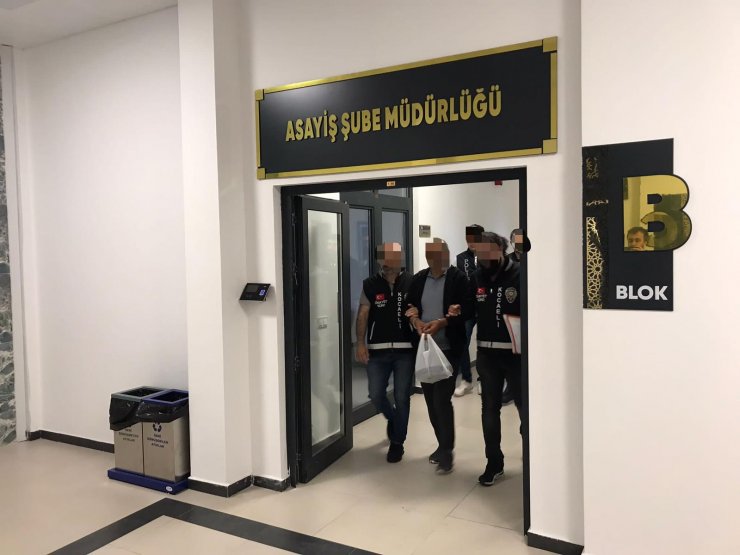 Kızıyla evlenmek isteyen Mehmet'i evine çağırıp öldüren baba ve yakını tutuklandı