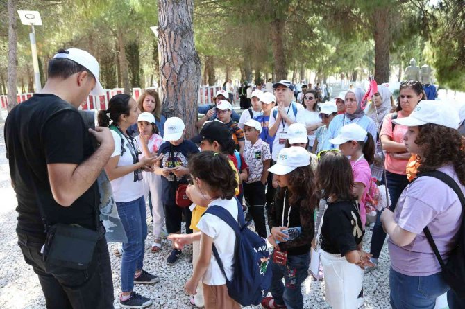 Meram’ın başarılı öğrencilerine Bursa ve Çanakkale gezisi ödülü