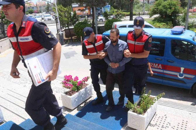 Park yeri kavgasında 1 kişiyi öldüren 2 kişiyi yaralayan zanlı tutuklandı