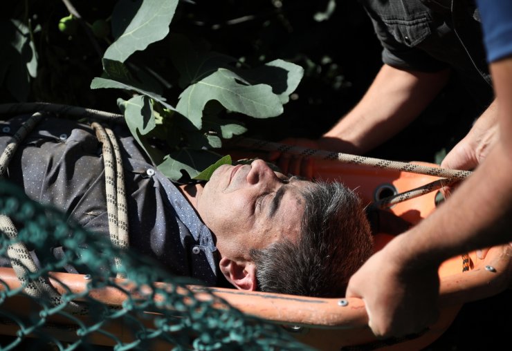 Tuvaletini yaparken falezlerden düştü, sabaha kadar kurtarılmayı bekledi