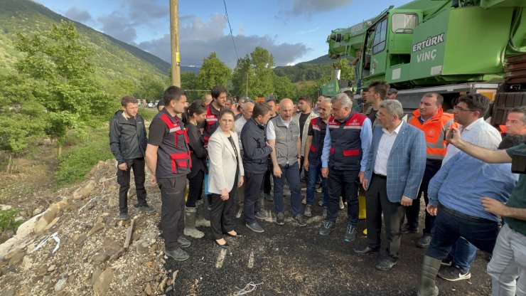 Bakan Karaismailoğlu, selin etkilediği Bartın’da incelemelerde bulundu 
