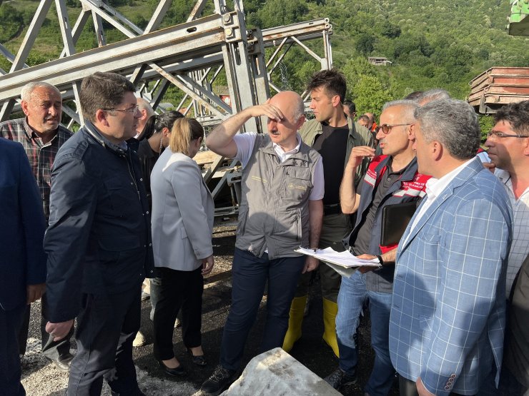 Bakan Karaismailoğlu, selin etkilediği Bartın’da incelemelerde bulundu 