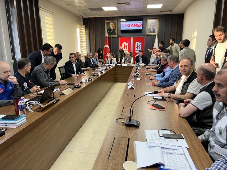 Bakan Karaismailoğlu, selin etkilediği Bartın’da incelemelerde bulundu 